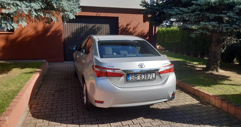 Toyota Corolla cena 43000 przebieg: 98500, rok produkcji 2013 z Biała małe 11